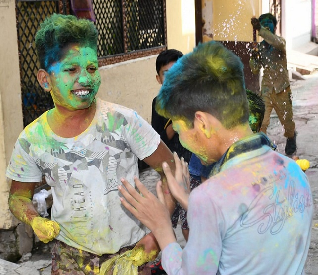 holi in kanpur